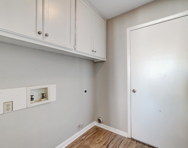 1406 Hyridge Circle - Photo Thumbnail 9