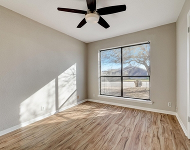 1406 Hyridge Circle - Photo Thumbnail 16