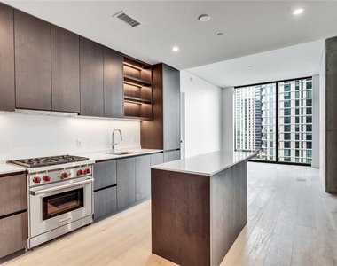 610 Davis St - Photo Thumbnail 7