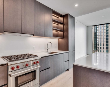610 Davis St - Photo Thumbnail 8