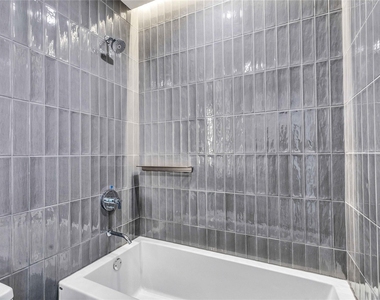 610 Davis St - Photo Thumbnail 2
