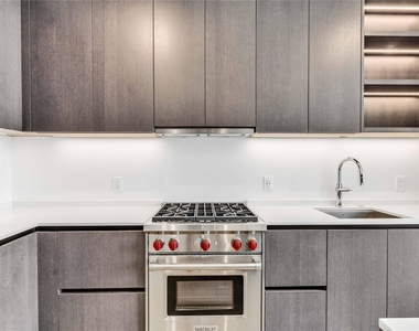 610 Davis St - Photo Thumbnail 6