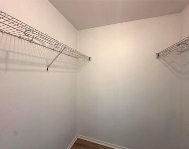 722 Lavaca Loop - Photo Thumbnail 14