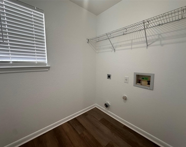 722 Lavaca Loop - Photo Thumbnail 20