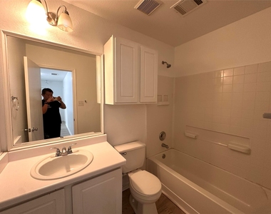 722 Lavaca Loop - Photo Thumbnail 17