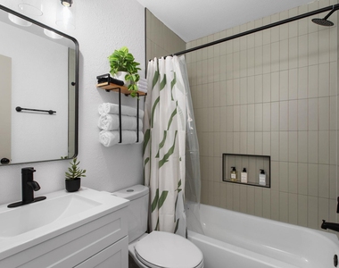 1201 Southport Dr - Photo Thumbnail 10