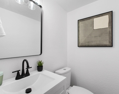 1201 Southport Dr - Photo Thumbnail 5