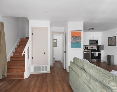 1201 Southport Dr - Photo Thumbnail 6