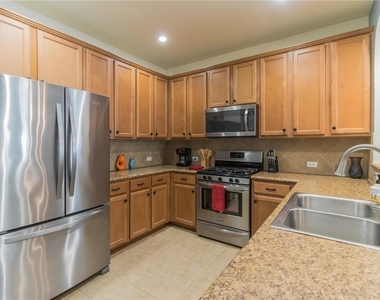 9201 Brodie Ln - Photo Thumbnail 2