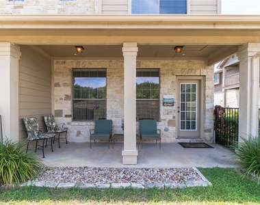 9201 Brodie Ln - Photo Thumbnail 4