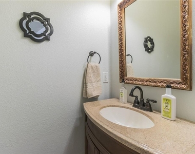 9201 Brodie Ln - Photo Thumbnail 16