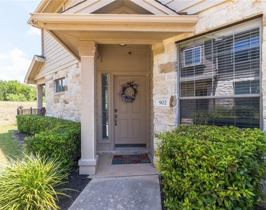 9201 Brodie Ln - Photo Thumbnail 7