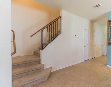 9201 Brodie Ln - Photo Thumbnail 17