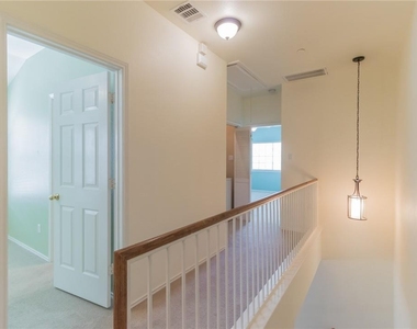 9201 Brodie Ln - Photo Thumbnail 18