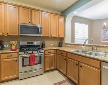 9201 Brodie Ln - Photo Thumbnail 14