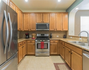 9201 Brodie Ln - Photo Thumbnail 13