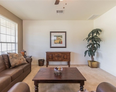 9201 Brodie Ln - Photo Thumbnail 10