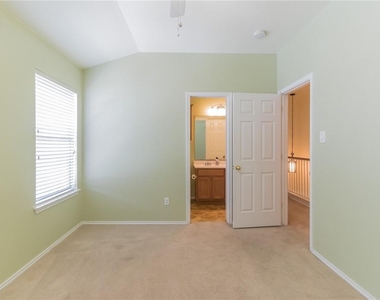 9201 Brodie Ln - Photo Thumbnail 24