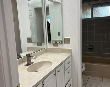 1587 Linkside Drive - Photo Thumbnail 15