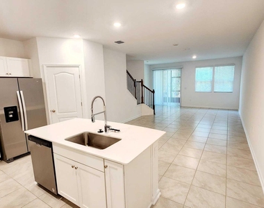 307 Redbud Road - Photo Thumbnail 2