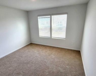 307 Redbud Road - Photo Thumbnail 22