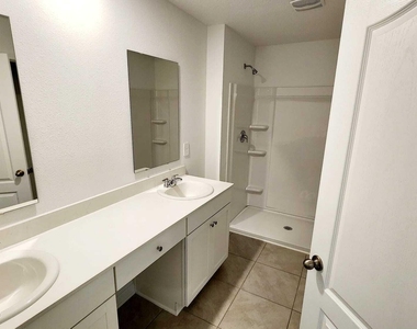 307 Redbud Road - Photo Thumbnail 17
