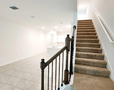 307 Redbud Road - Photo Thumbnail 10