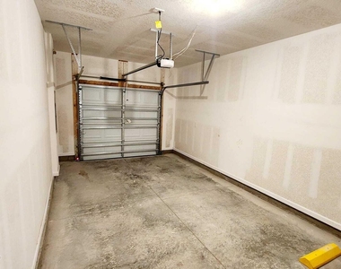 307 Redbud Road - Photo Thumbnail 7