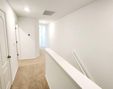 307 Redbud Road - Photo Thumbnail 18