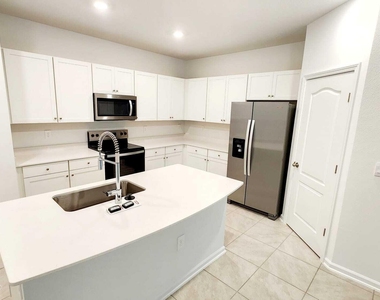 307 Redbud Road - Photo Thumbnail 9