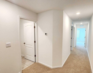 307 Redbud Road - Photo Thumbnail 12