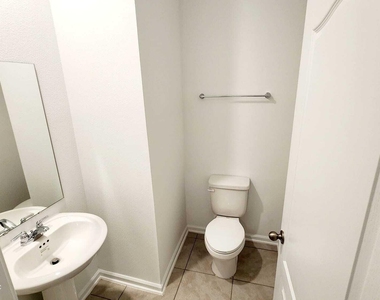 307 Redbud Road - Photo Thumbnail 6