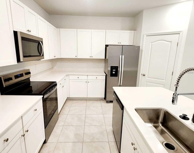 307 Redbud Road - Photo Thumbnail 4