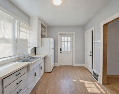 2308 Fremont Street - Photo Thumbnail 6