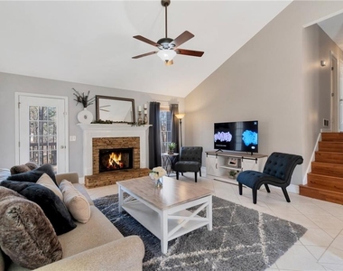 1319 Towne Harbor Trail - Photo Thumbnail 2