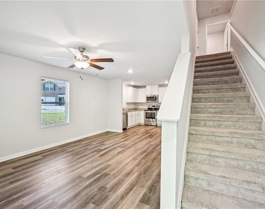4437 Ben Hill Road - Photo Thumbnail 11