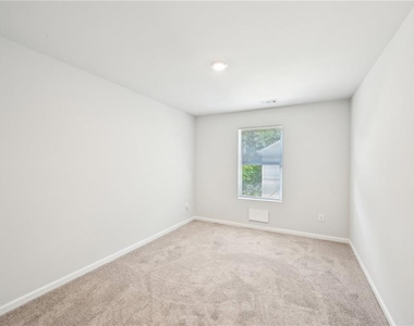 4437 Ben Hill Road - Photo Thumbnail 14