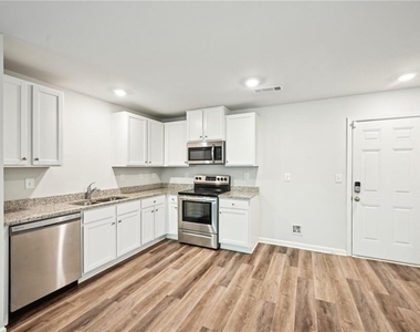 4437 Ben Hill Road - Photo Thumbnail 9