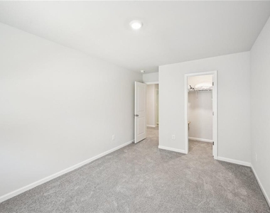 4437 Ben Hill Road - Photo Thumbnail 16