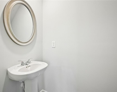 4437 Ben Hill Road - Photo Thumbnail 10