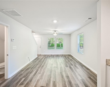 4437 Ben Hill Road - Photo Thumbnail 4