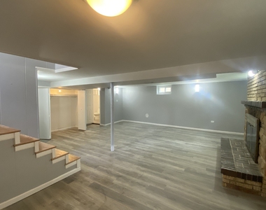 426 E Berteau Avenue - Photo Thumbnail 16