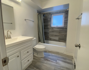 426 E Berteau Avenue - Photo Thumbnail 9