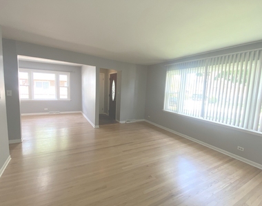 426 E Berteau Avenue - Photo Thumbnail 1