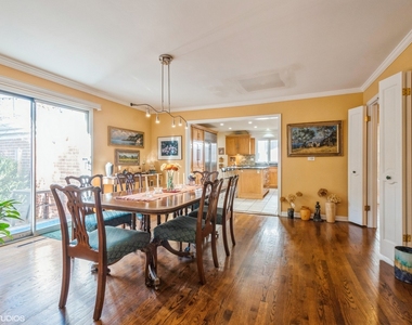 2510 Sheridan Road - Photo Thumbnail 2