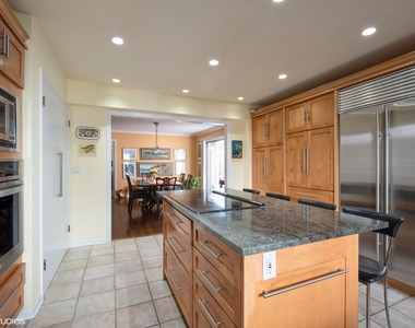 2510 Sheridan Road - Photo Thumbnail 4