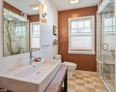 2510 Sheridan Road - Photo Thumbnail 15