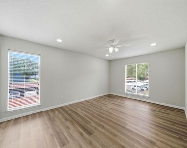 10211 Sugar Branch Drive - Photo Thumbnail 6