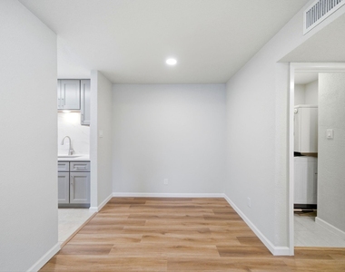 10211 Sugar Branch Drive - Photo Thumbnail 10