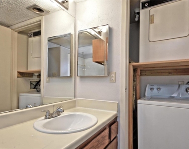 7111 Brendam Lane - Photo Thumbnail 5